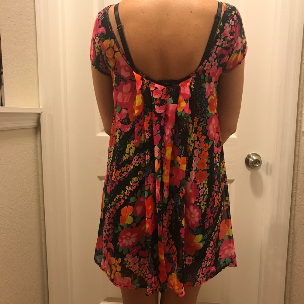 Dress - Picture 3 of 6